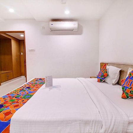 Fabhotel Syberitic Suites Gachibowli - Fully Vaccinated Staff Kondapur  Екстер'єр фото
