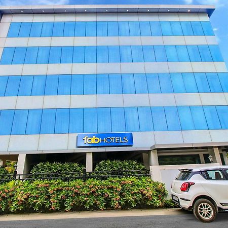 Fabhotel Syberitic Suites Gachibowli - Fully Vaccinated Staff Kondapur  Екстер'єр фото