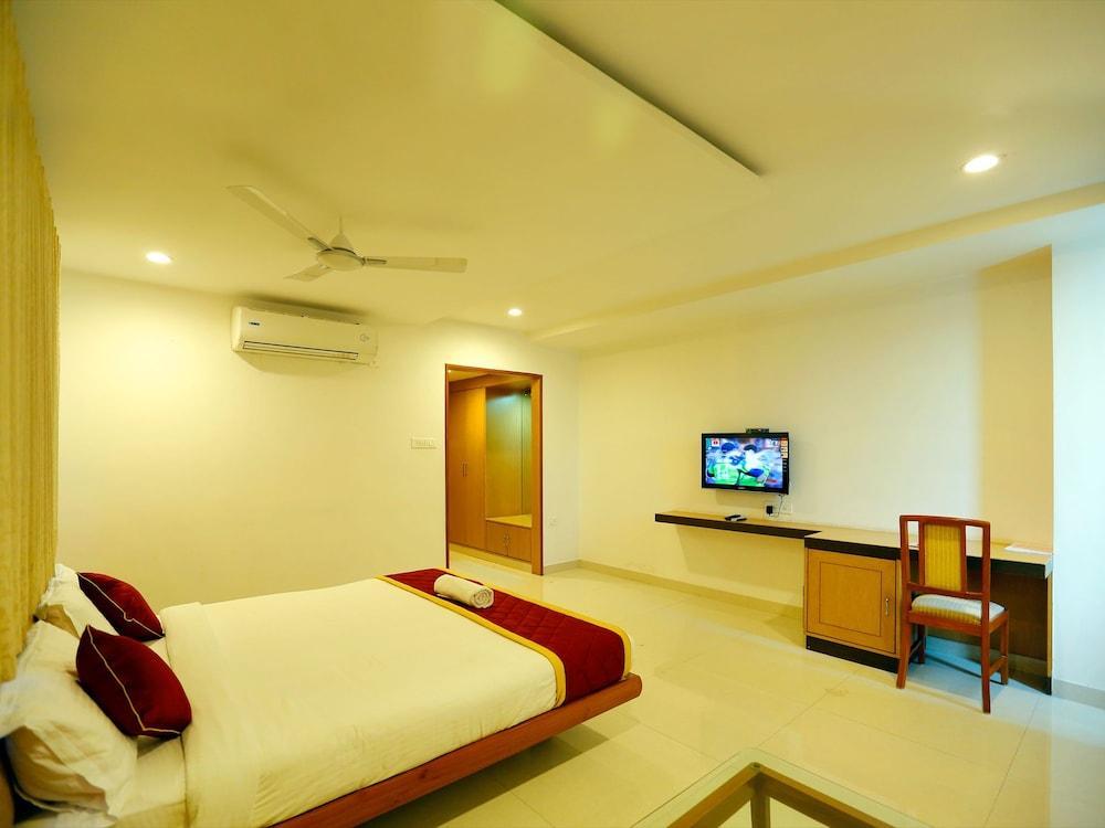 Fabhotel Syberitic Suites Gachibowli - Fully Vaccinated Staff Kondapur  Екстер'єр фото