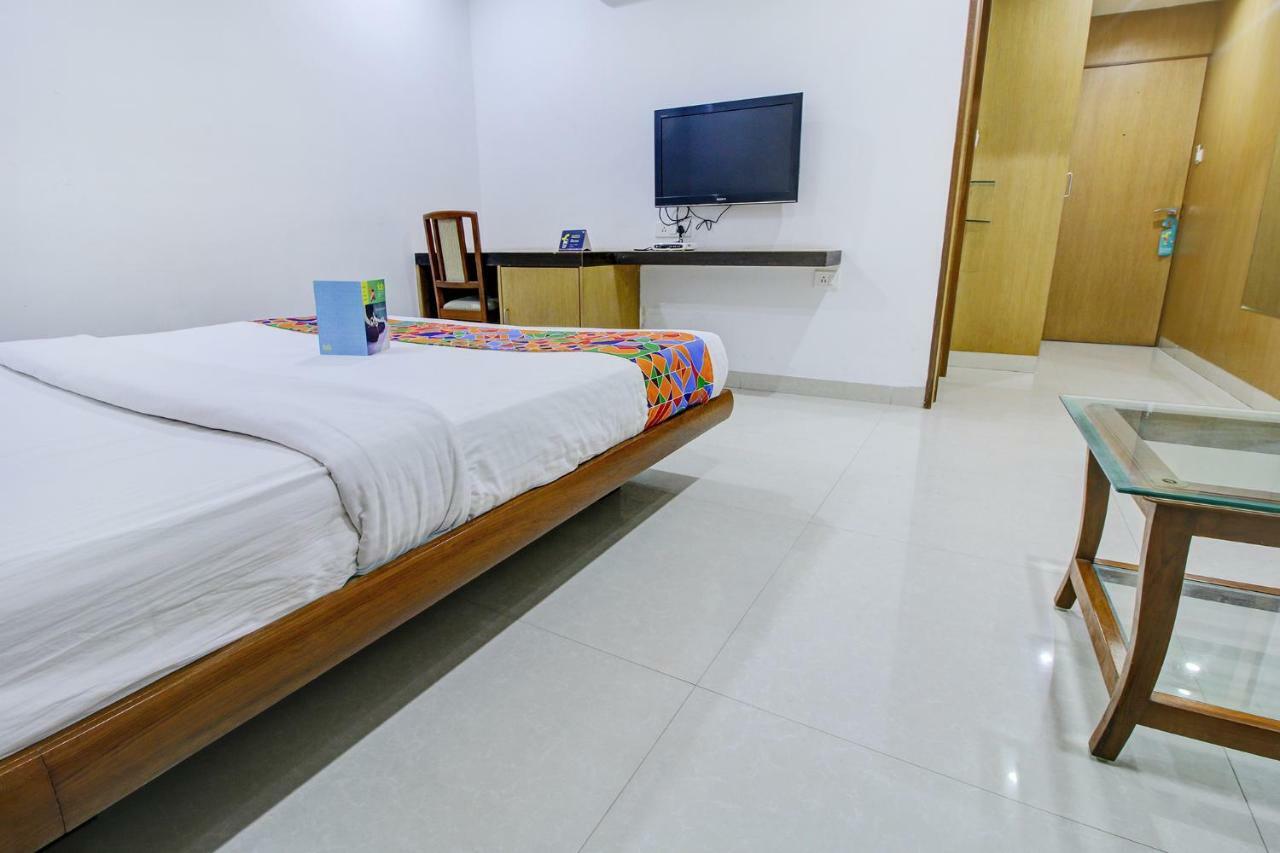 Fabhotel Syberitic Suites Gachibowli - Fully Vaccinated Staff Kondapur  Екстер'єр фото