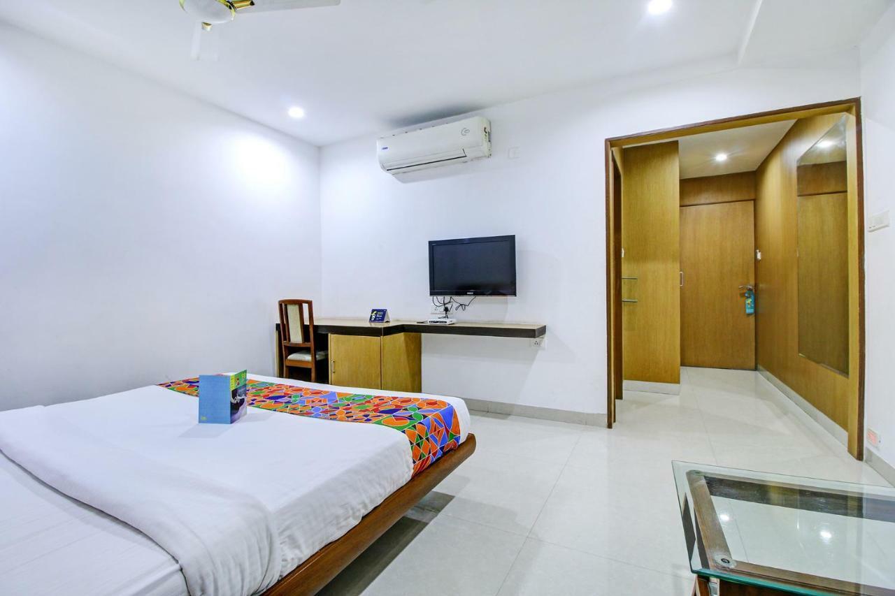 Fabhotel Syberitic Suites Gachibowli - Fully Vaccinated Staff Kondapur  Екстер'єр фото