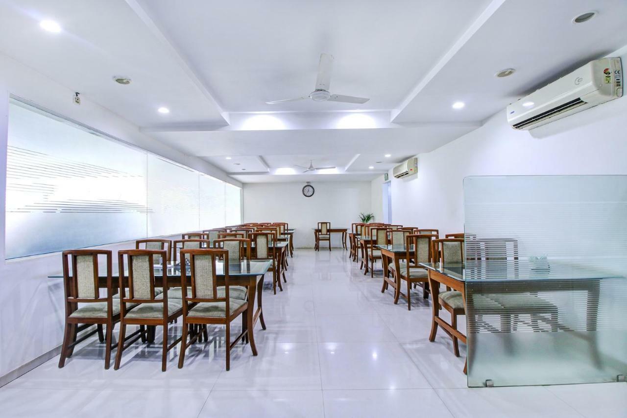 Fabhotel Syberitic Suites Gachibowli - Fully Vaccinated Staff Kondapur  Екстер'єр фото